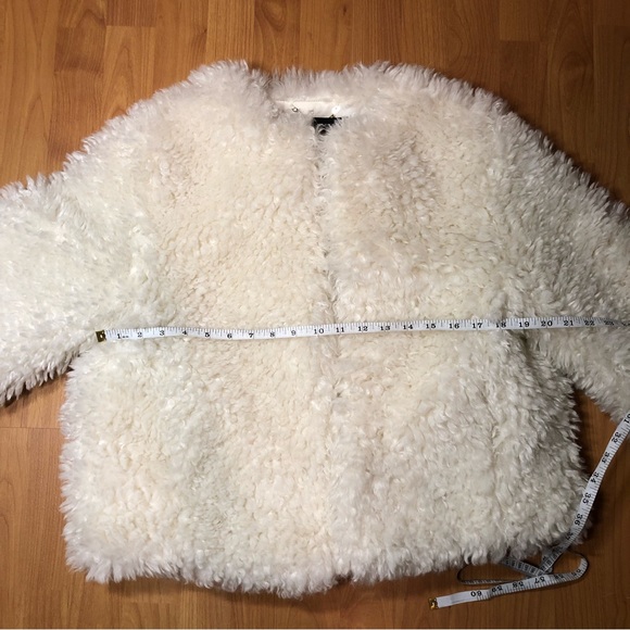 Faux fur jacket - Picture 12 of 12